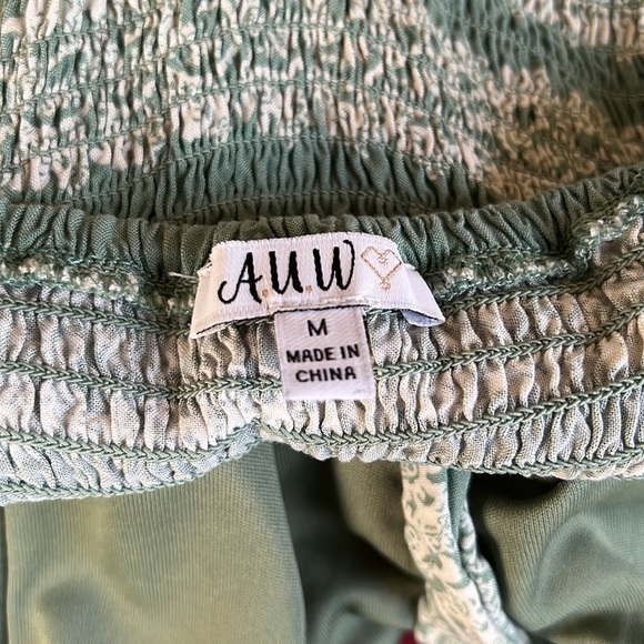 Women’s jumpsuit with pockets. Size US Medium (6-8). - Picture 2 of 5